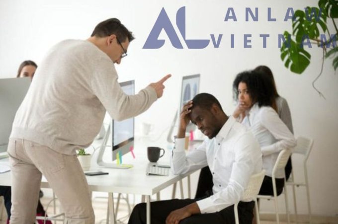 Photo Description of the Article: Labor Conflicts/ Labor negotiation