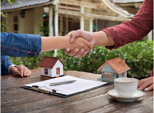 Photo Description of the Article: Consulting on Drafting House Lease Contracts